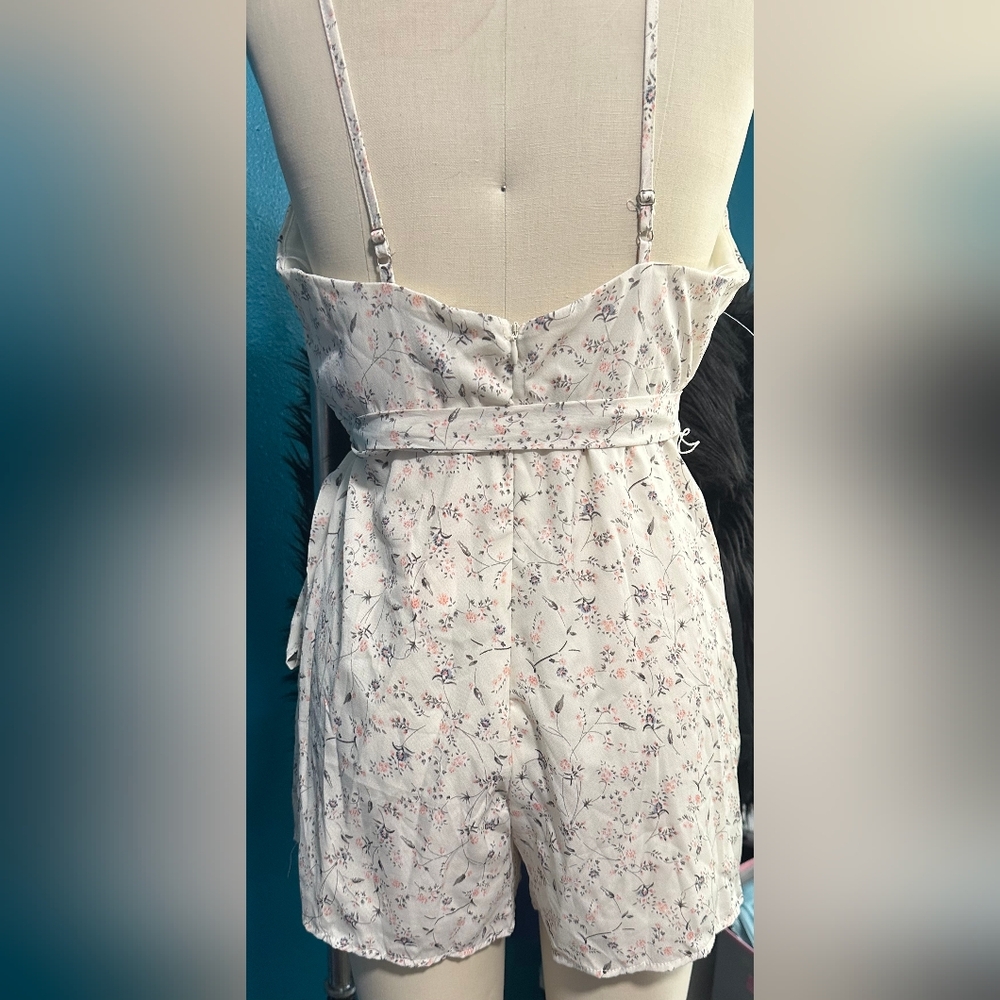 2 Rompers - Picture 2 of 4